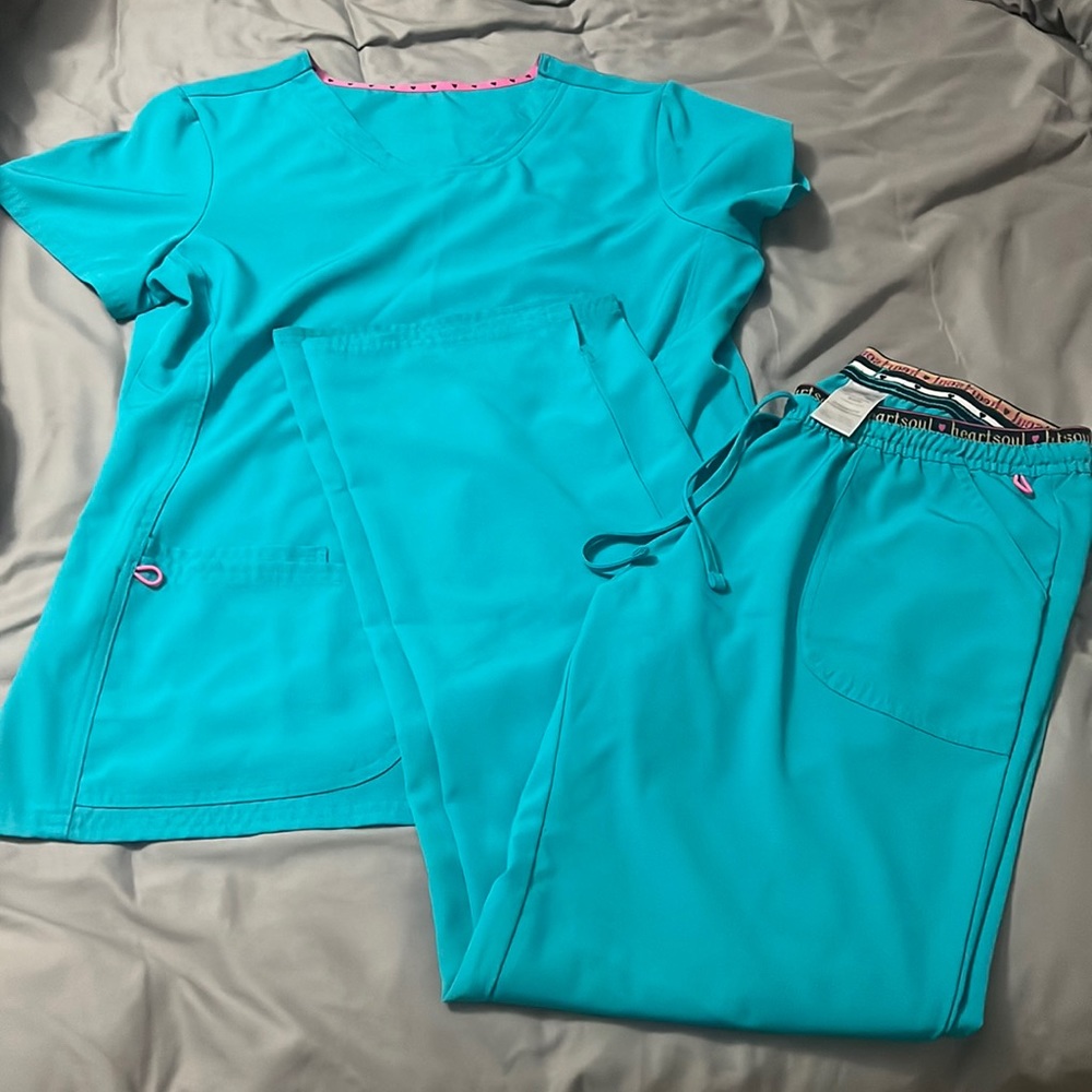 HeartSoul Scrub Set